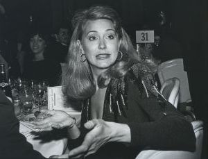 Jane Pauley 1982, NY cliff.jpg